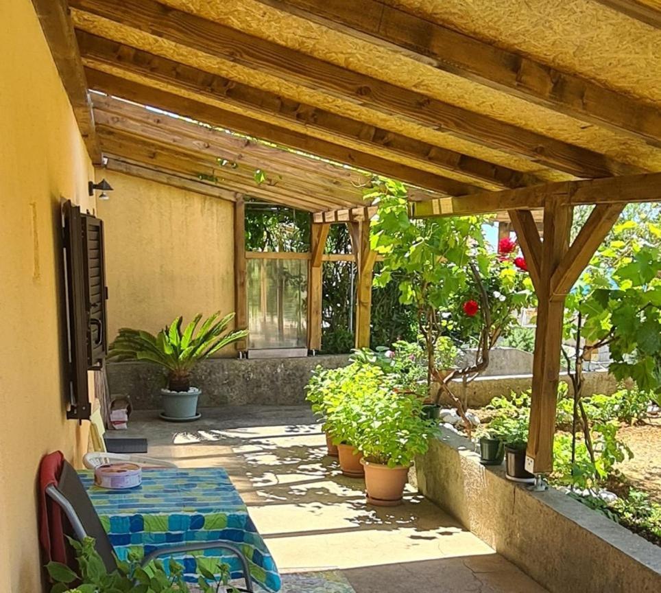 Studio Apartman Stara Baška المظهر الخارجي الصورة
