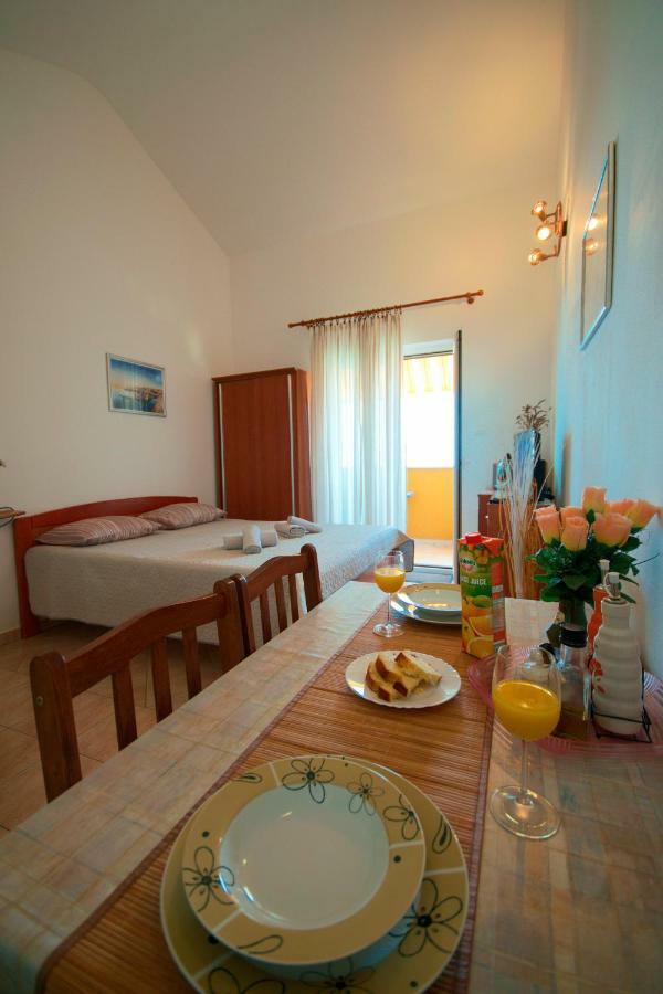 Studio Apartman Stara Baška المظهر الخارجي الصورة