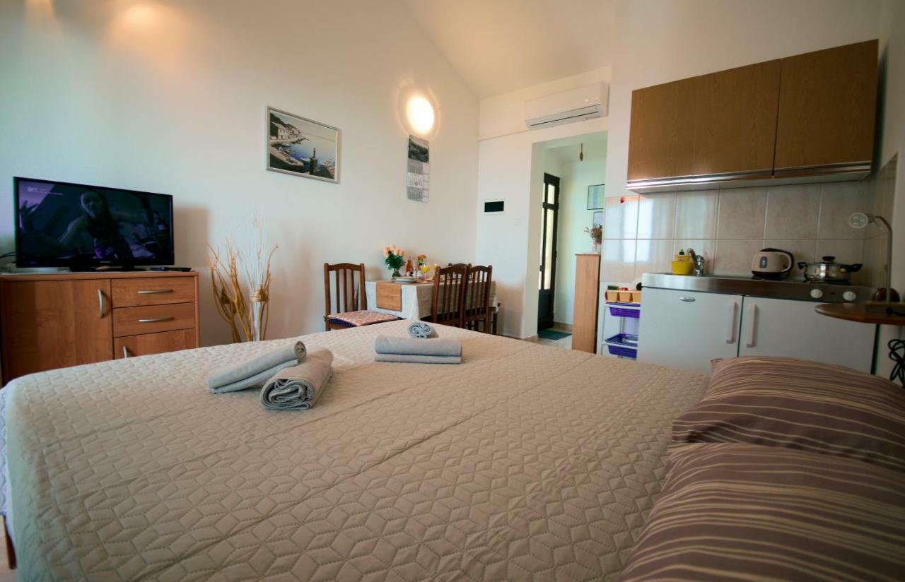 Studio Apartman Stara Baška المظهر الخارجي الصورة
